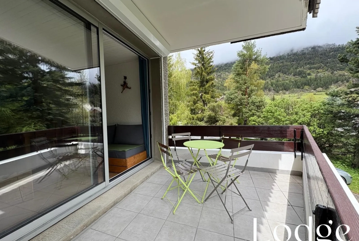 Appartement T2 avec terrasse à Serre-Chevalier 1400, proche des pistes 