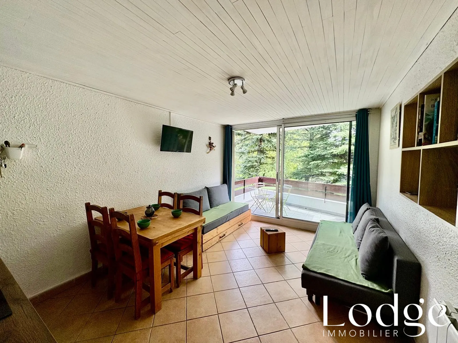 Appartement T2 avec terrasse à Serre-Chevalier 1400, proche des pistes 