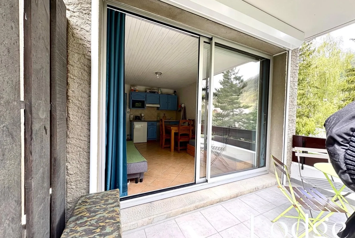 Appartement T2 avec terrasse à Serre-Chevalier 1400, proche des pistes 
