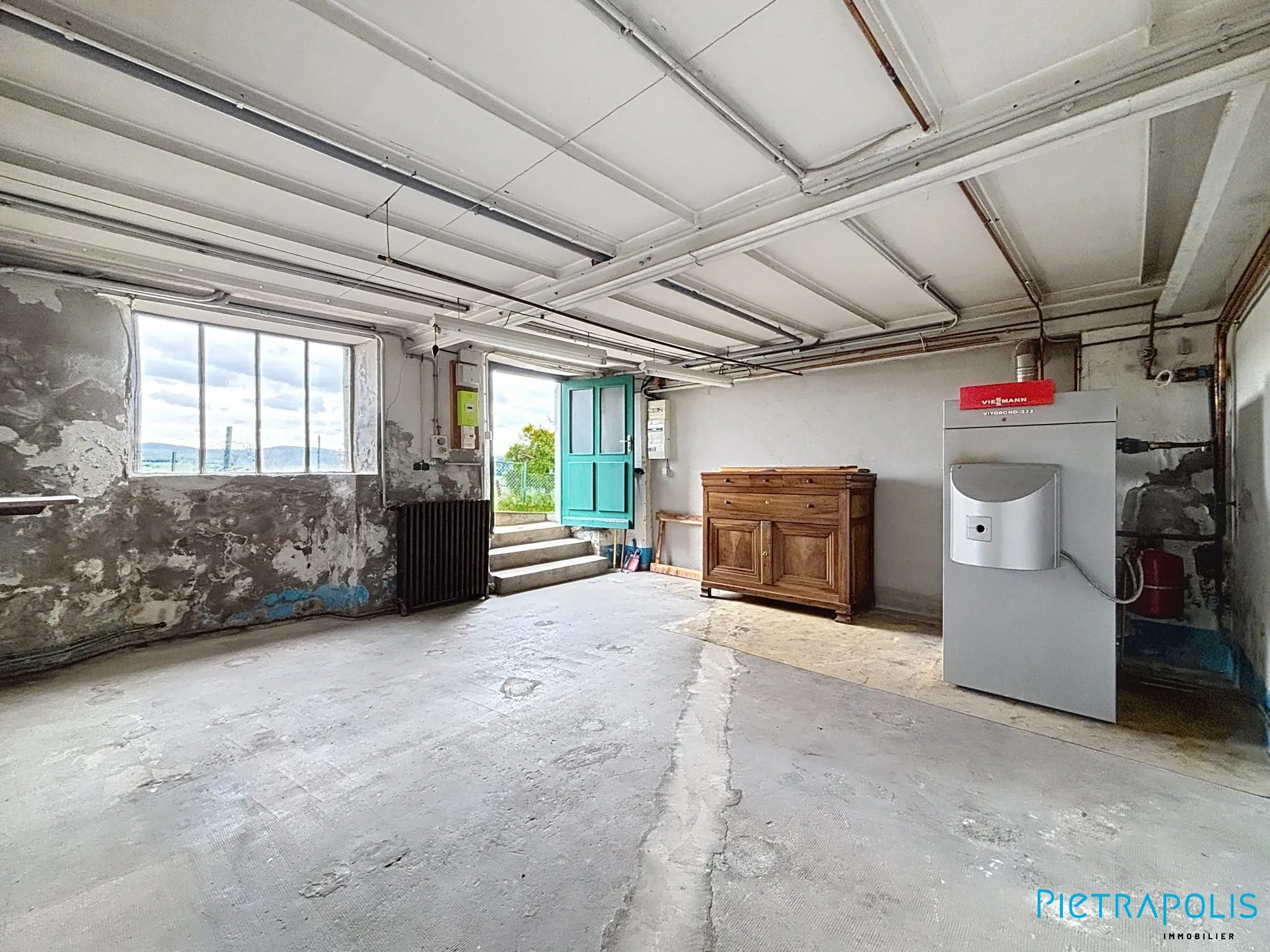 Maison ancienne à rénover de 104m² avec terrain à Saint-Just-la-Pendue 