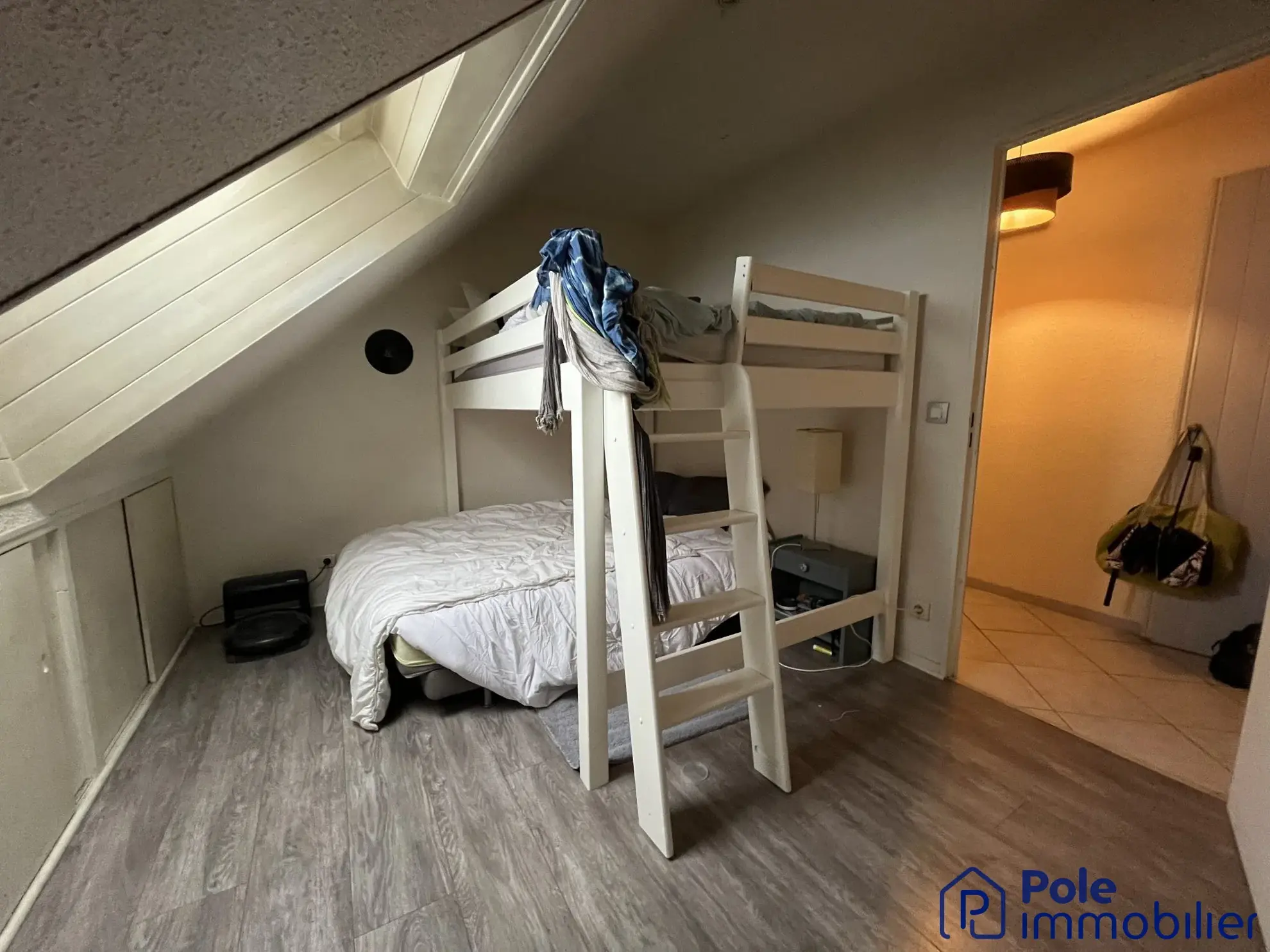 F2-Caen-Chambre À Vendre à Caen : Charmant F2 de 33,37 m² sans travaux 