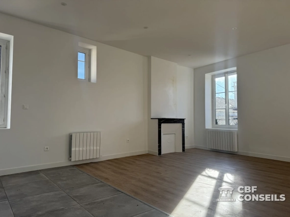 Appartement T3 rénové à Riom (63200), centre-ville avec vue et potentiel d'aménagement