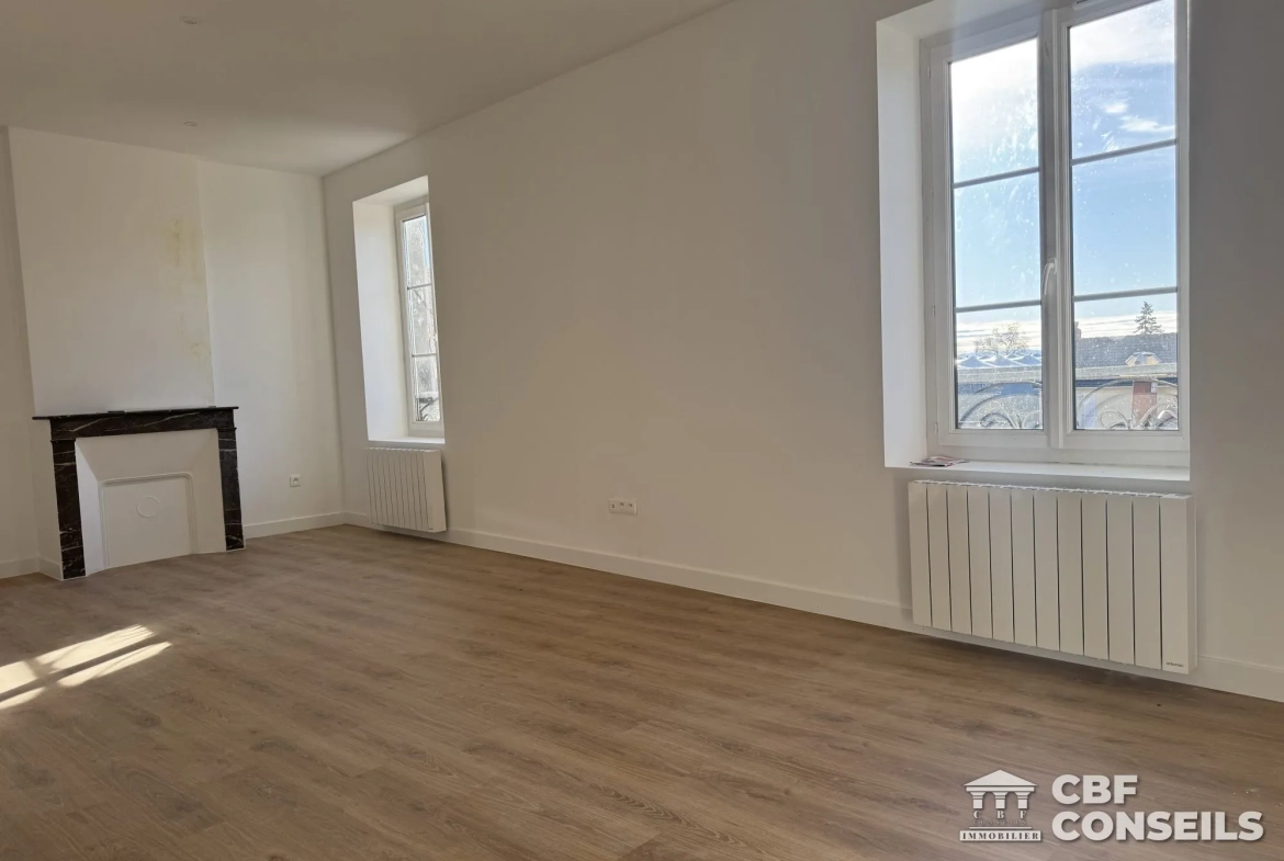 Appartement T3 rénové à Riom (63200), centre-ville avec vue et potentiel d'aménagement 