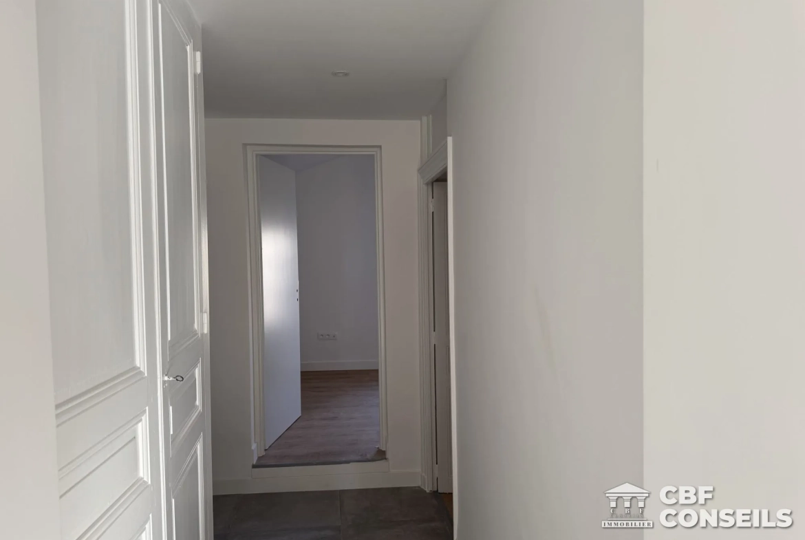 Appartement T3 rénové à Riom (63200), centre-ville avec vue et potentiel d'aménagement 