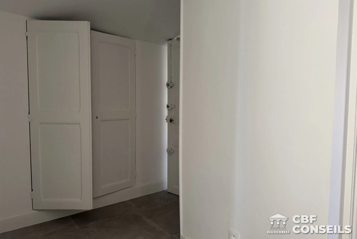 Appartement T3 rénové à Riom (63200), centre-ville avec vue et potentiel d'aménagement 