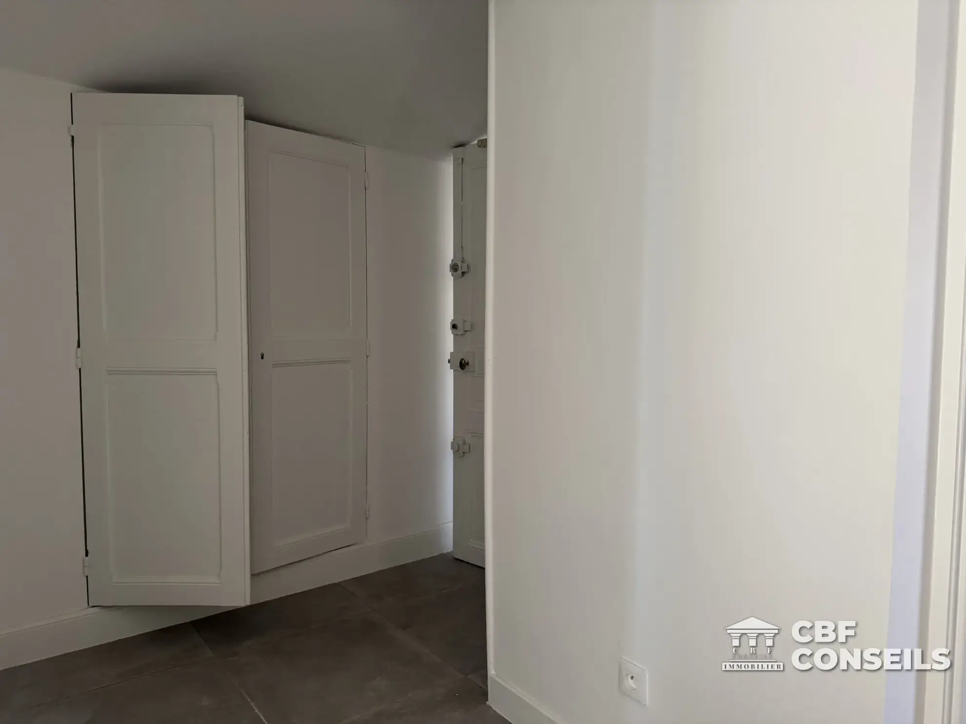 Appartement T3 rénové à Riom (63200), centre-ville avec vue et potentiel d'aménagement 