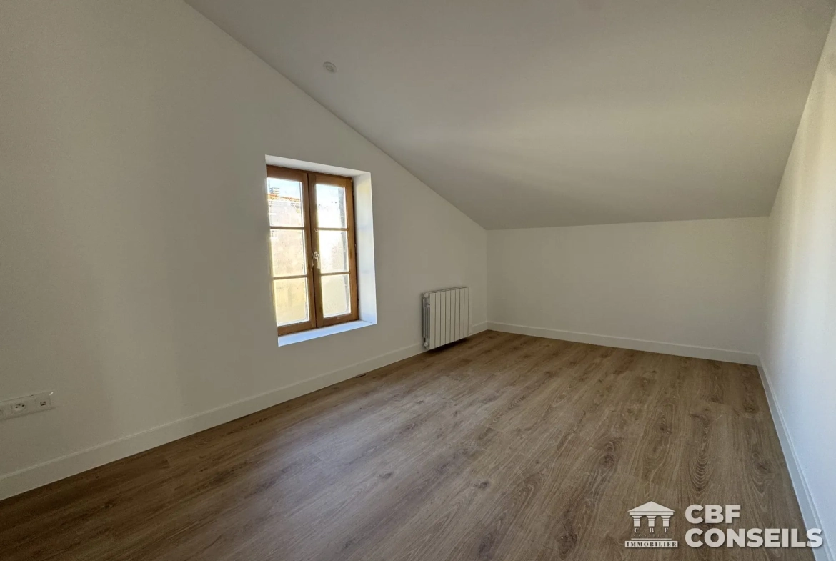 Appartement T3 rénové à Riom (63200), centre-ville avec vue et potentiel d'aménagement 