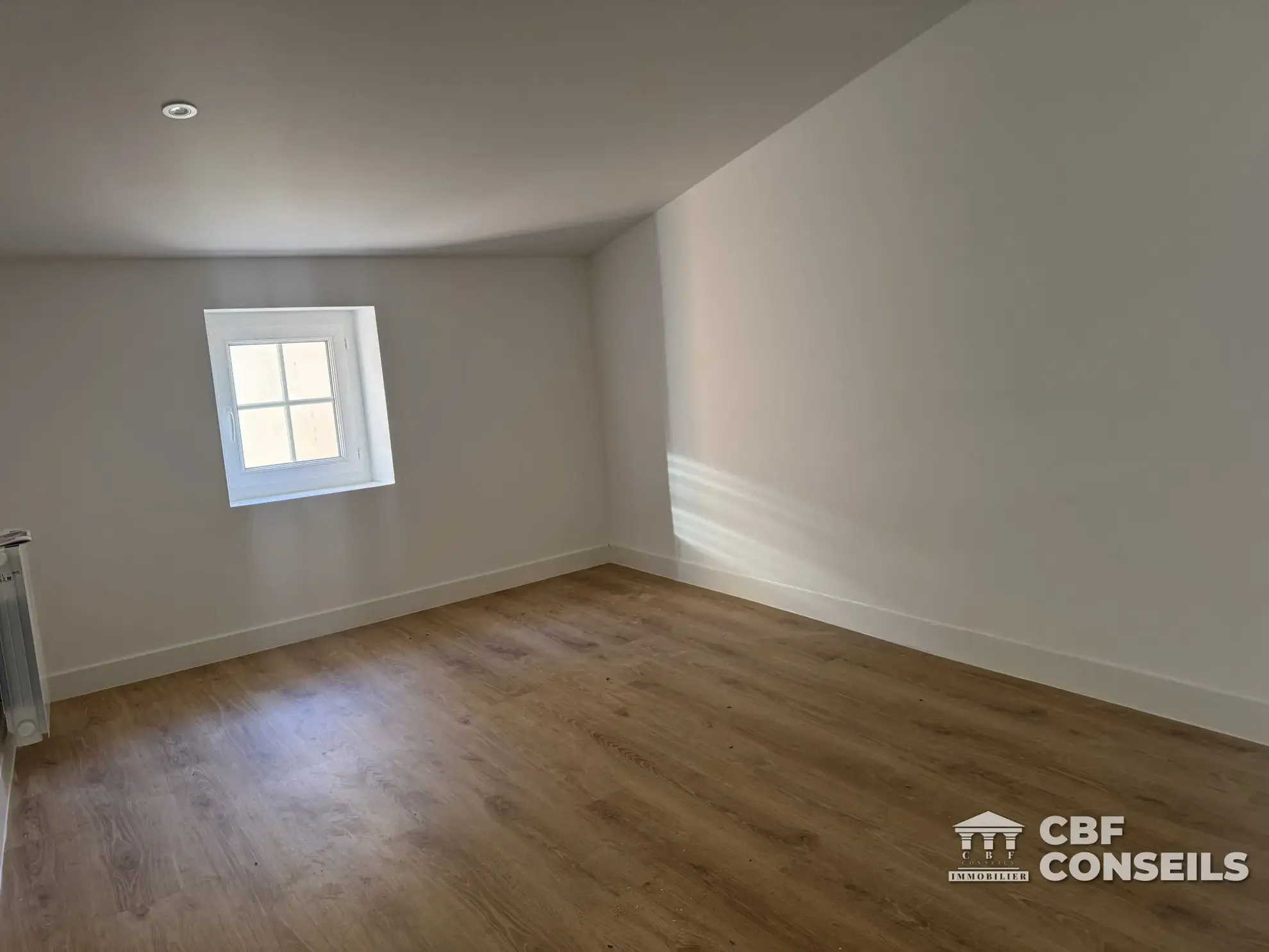 Appartement T3 rénové à Riom (63200), centre-ville avec vue et potentiel d'aménagement 