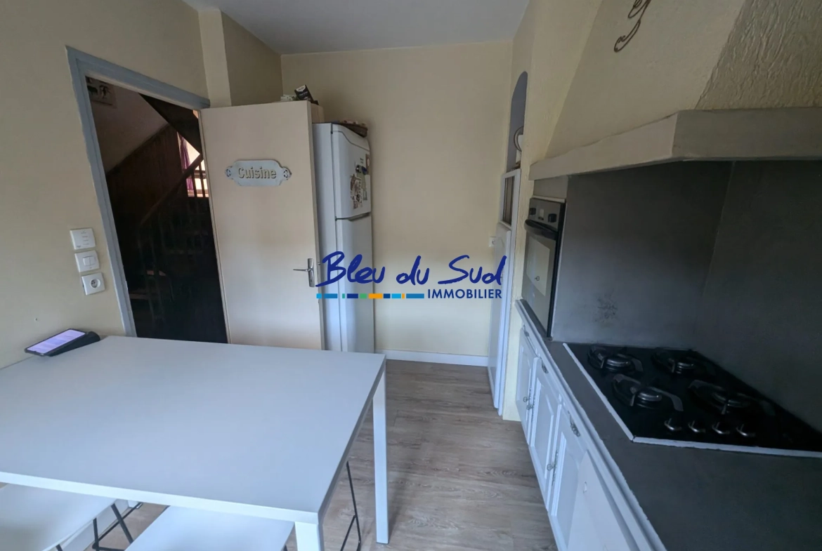 Charmante maison mitoyenne avec jardin, piscine et vue montagne à Vernet-les-Bains 