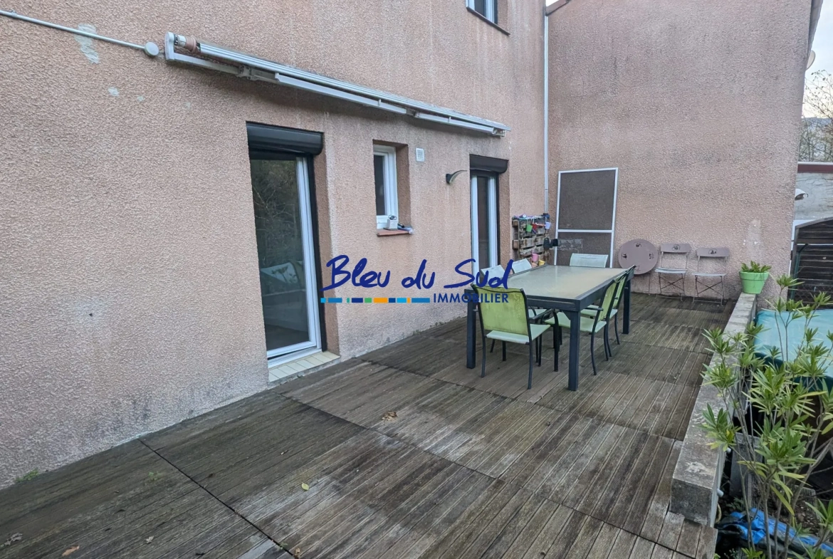 Charmante maison mitoyenne avec jardin, piscine et vue montagne à Vernet-les-Bains 