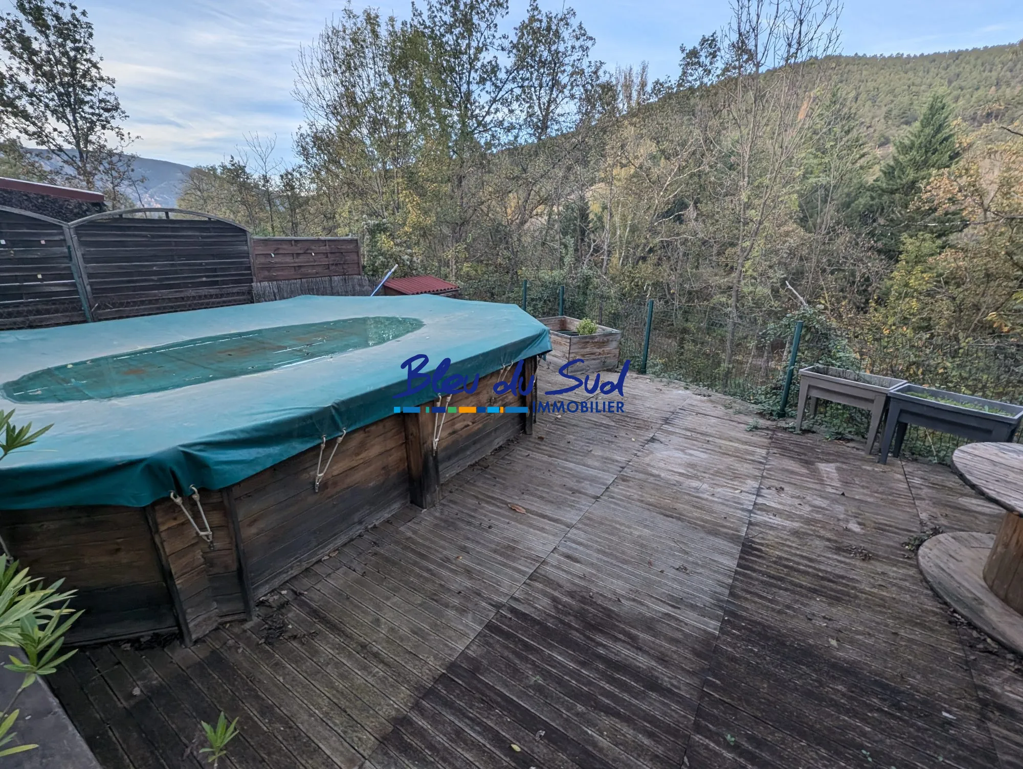 Charmante maison mitoyenne avec jardin, piscine et vue montagne à Vernet-les-Bains 
