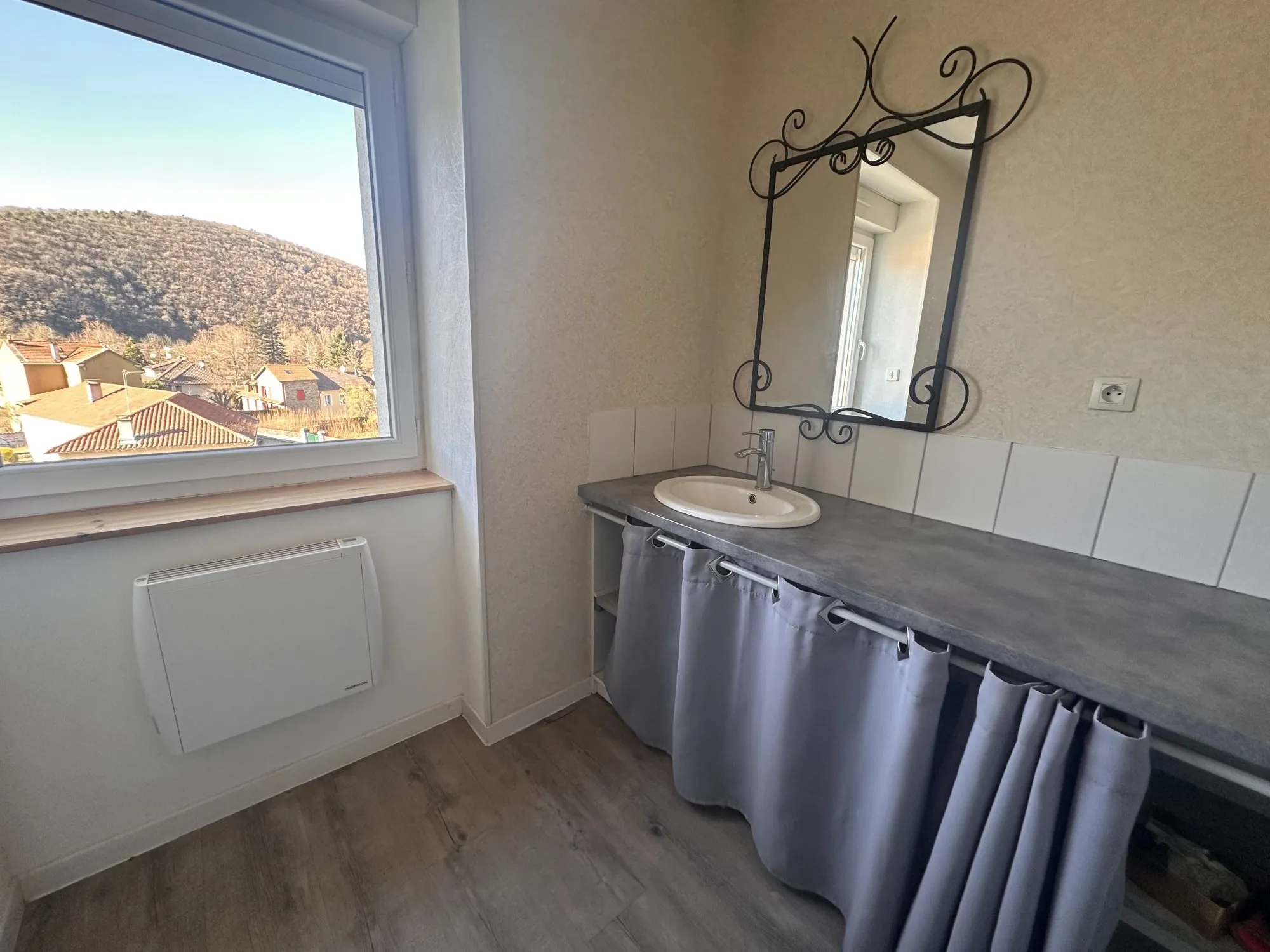 À vendre maison individuelle à Massiac - 109,53 m² avec terrain et annexes 