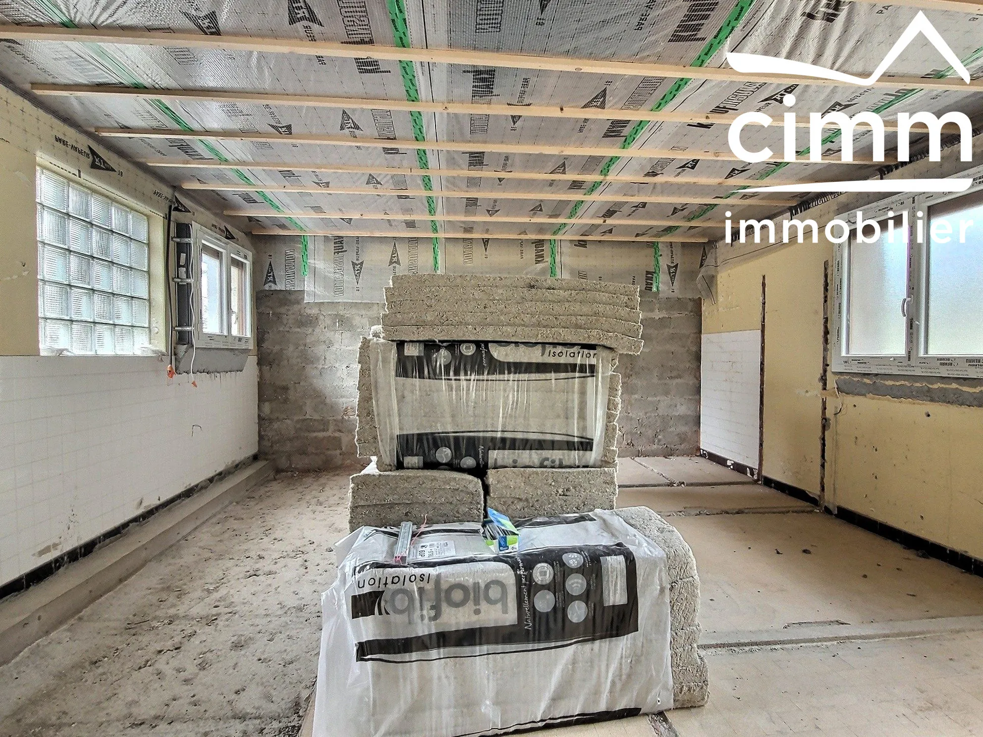 Plateau à aménager de 100 m² avec jardin et garage à La Chapelle-en-Vercors 