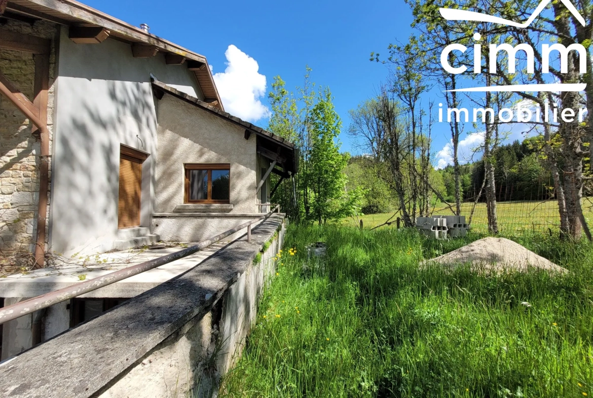 Plateau à aménager de 100 m² avec jardin et garage à La Chapelle-en-Vercors 