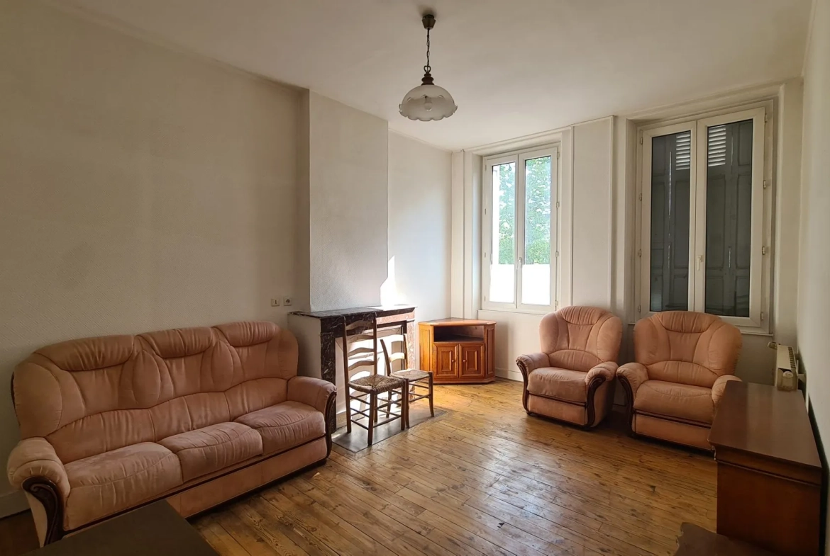 Immeuble de rapport à Saint-Étienne avec local commercial et appartements T2 