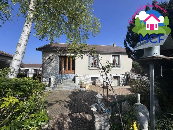 Maison traditionnelle avec sous-sol, jardin et atelier à Anet