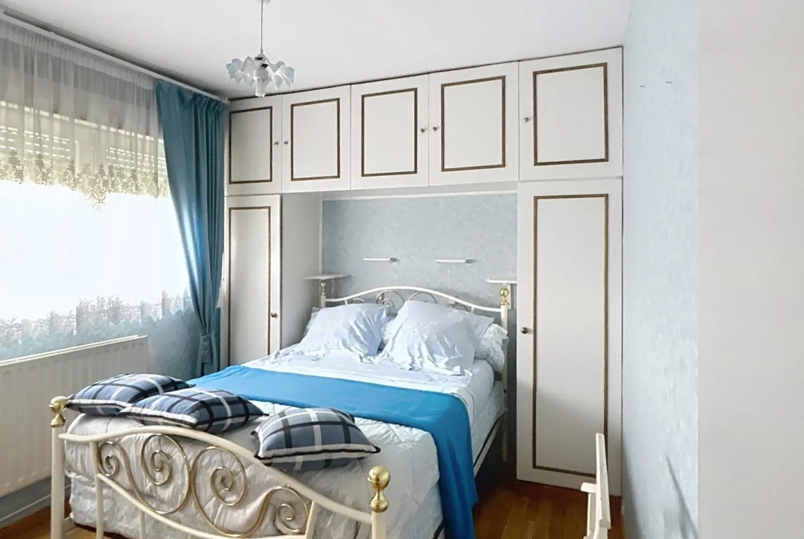 Maison semi-individuelle à Valenciennes avec jardin, 3 chambres, idéal premier achat ou investissement 