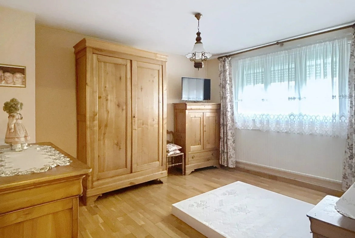 Maison semi-individuelle à Valenciennes avec jardin, 3 chambres, idéal premier achat ou investissement 