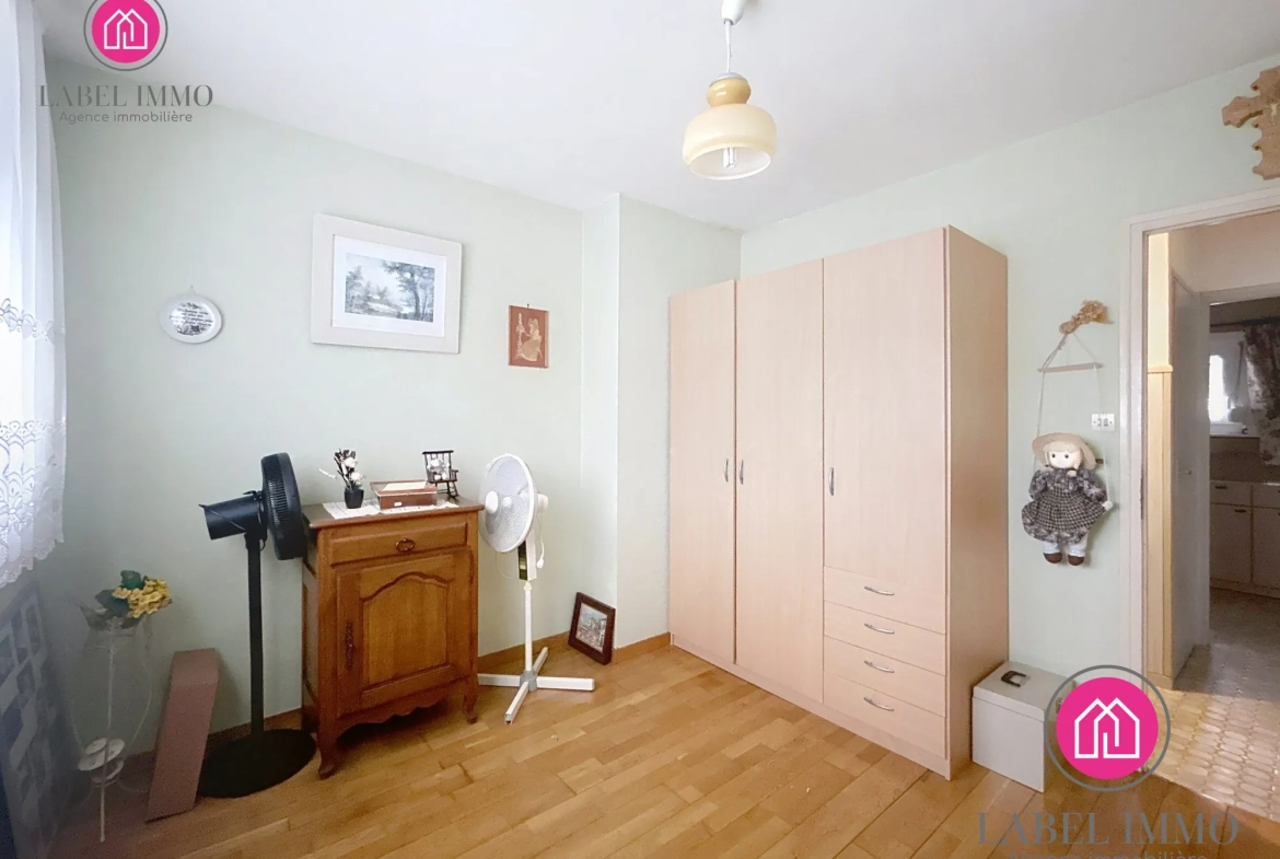 Maison semi-individuelle à Valenciennes avec jardin, 3 chambres, idéal premier achat ou investissement 