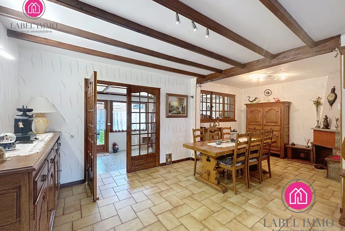 Maison semi-individuelle à Valenciennes avec jardin, 3 chambres, idéal premier achat ou investissement 
