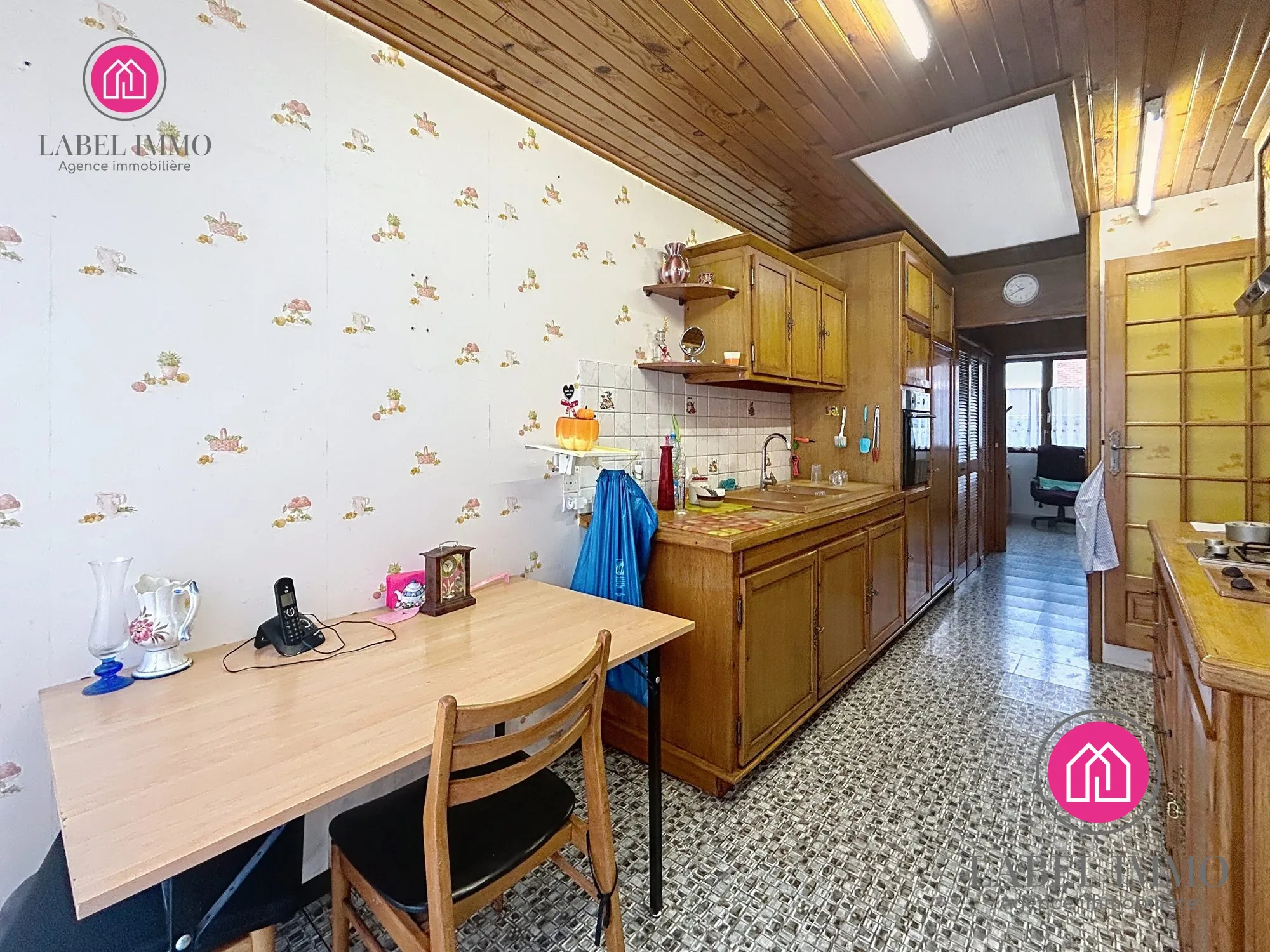 Maison semi-individuelle à Valenciennes avec jardin, 3 chambres, idéal premier achat ou investissement 