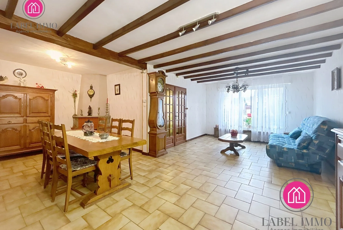 Maison semi-individuelle à Valenciennes avec jardin, 3 chambres, idéal premier achat ou investissement 