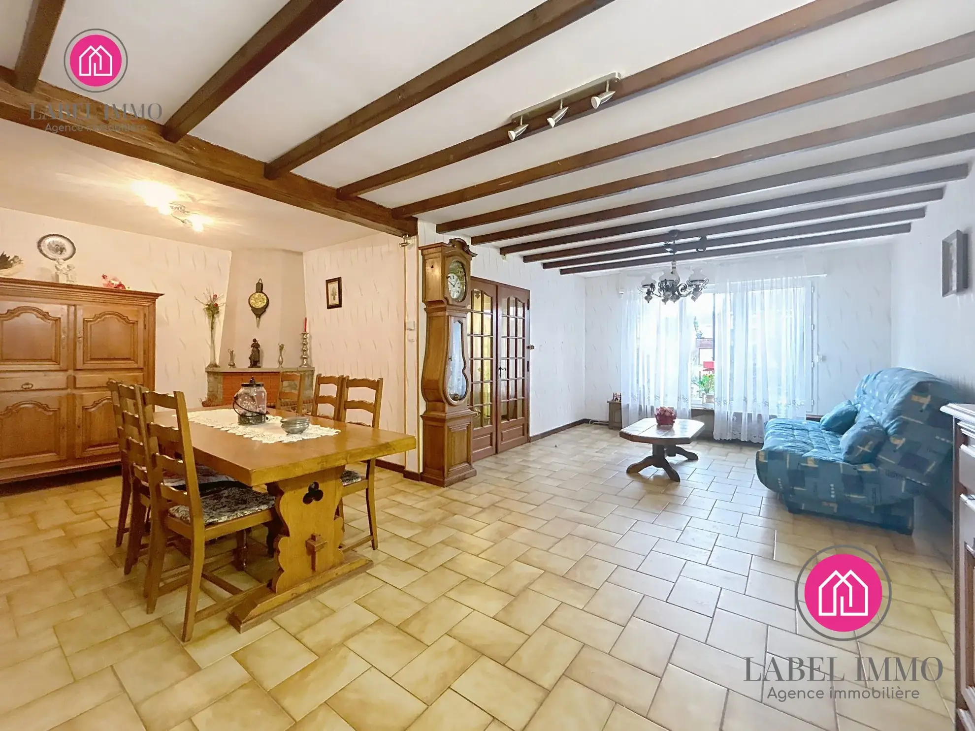 Maison semi-individuelle à Valenciennes avec jardin, 3 chambres, idéal premier achat ou investissement 
