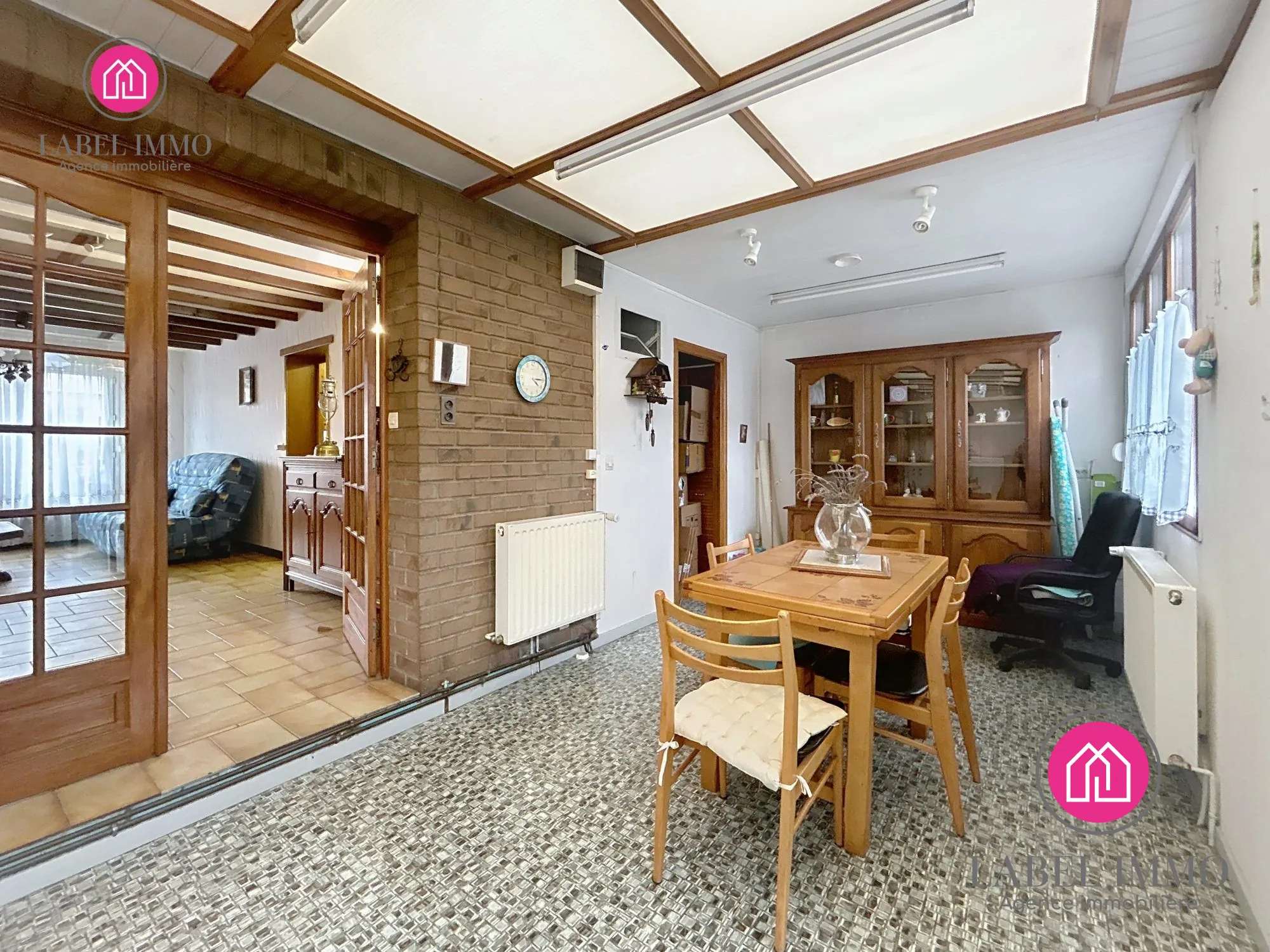 Maison semi-individuelle à Valenciennes avec jardin, 3 chambres, idéal premier achat ou investissement 
