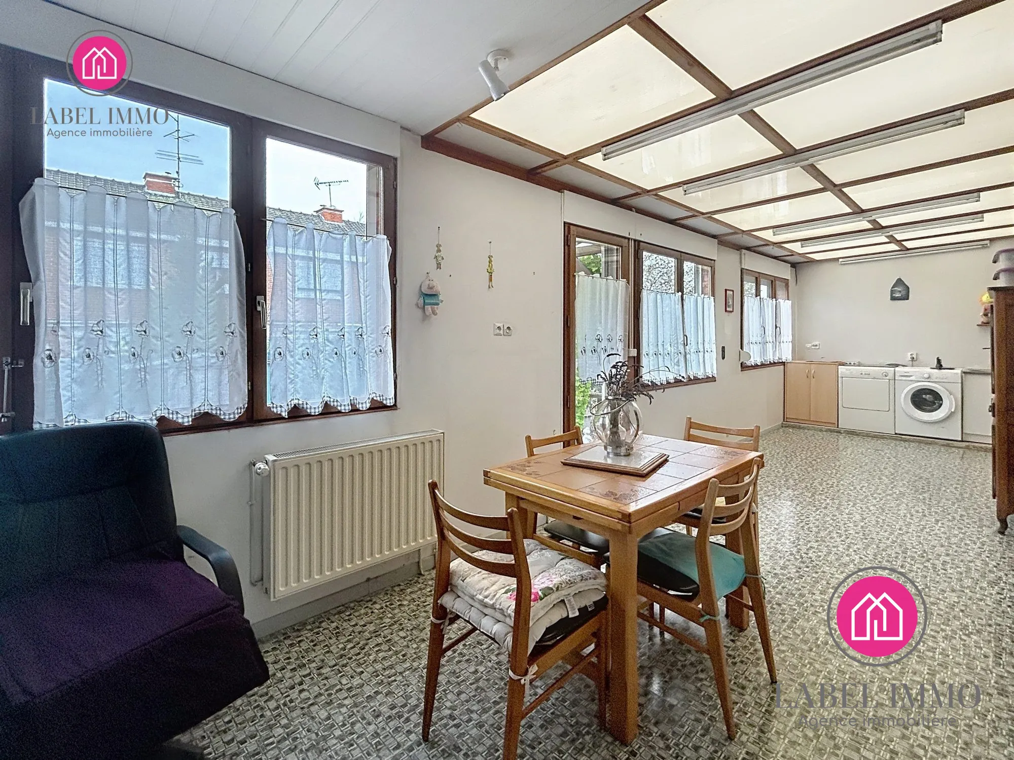 Maison semi-individuelle à Valenciennes avec jardin, 3 chambres, idéal premier achat ou investissement 
