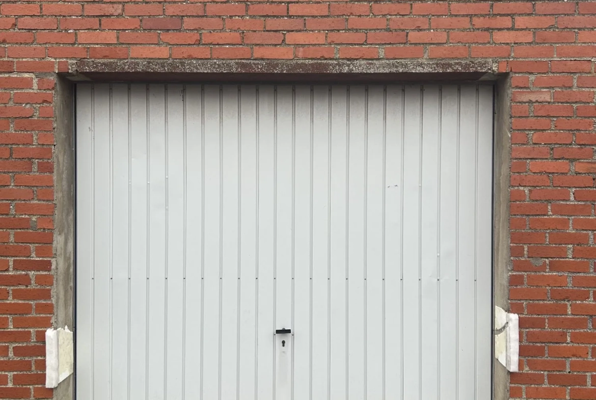 Maison semi-individuelle à Valenciennes avec jardin, 3 chambres, idéal premier achat ou investissement 