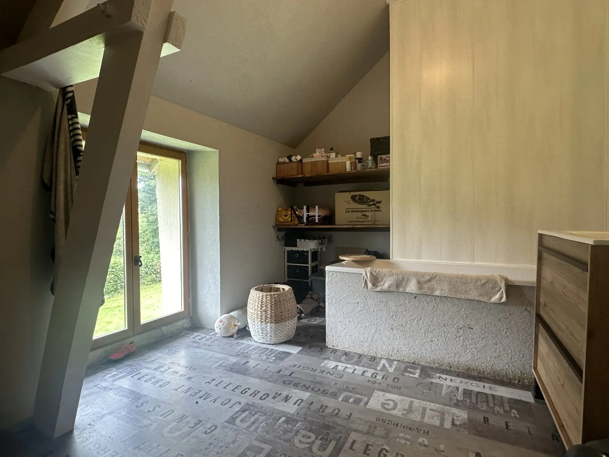 Longère charmante à Pré-en-Pail avec terrain de 3780 m² et panneaux photovoltaïques 