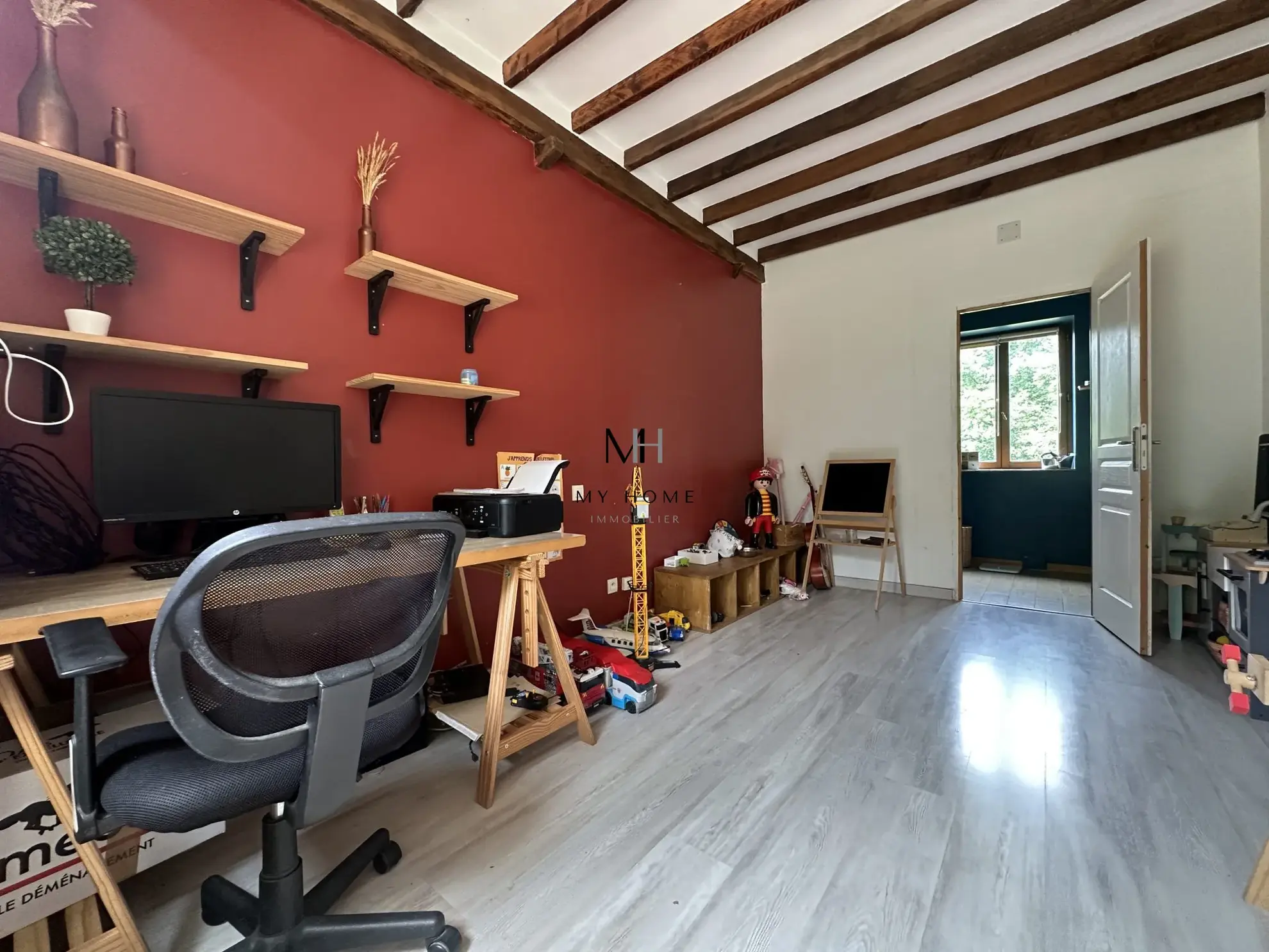 Longère décorée avec goût à Pré-en-Pail – 5 chambres, grand terrain, énergétiquement performante 