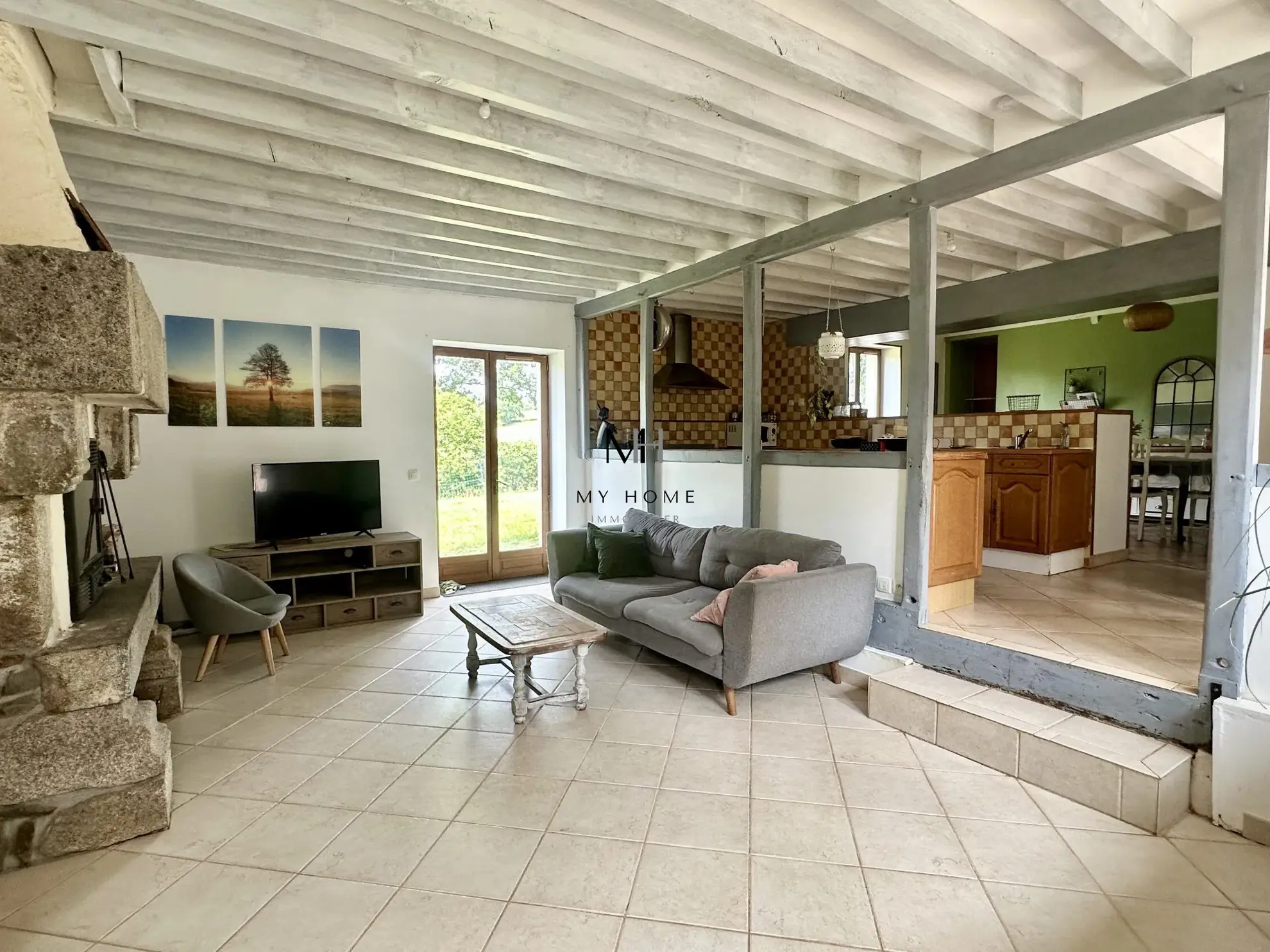 Longère décorée avec goût à Pré-en-Pail – 5 chambres, grand terrain, énergétiquement performante 