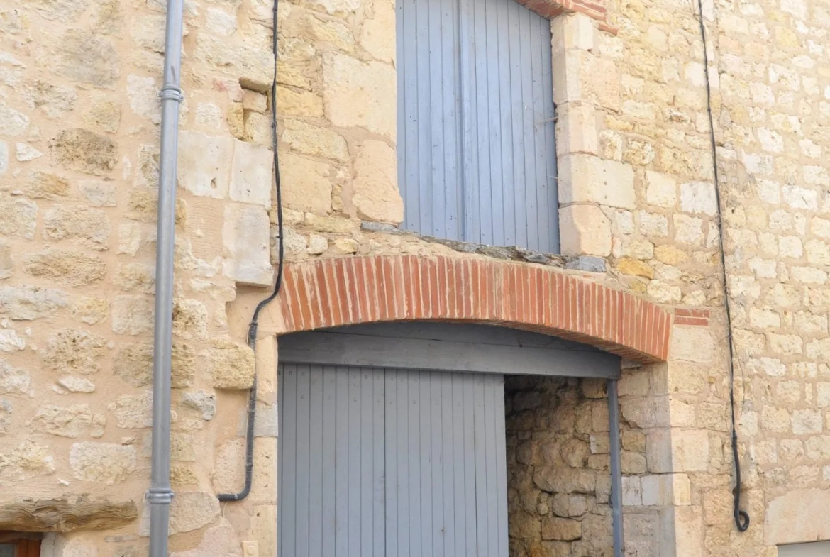 Grande bâtisse médiévale à rénover à Cestayrols, Tarn 