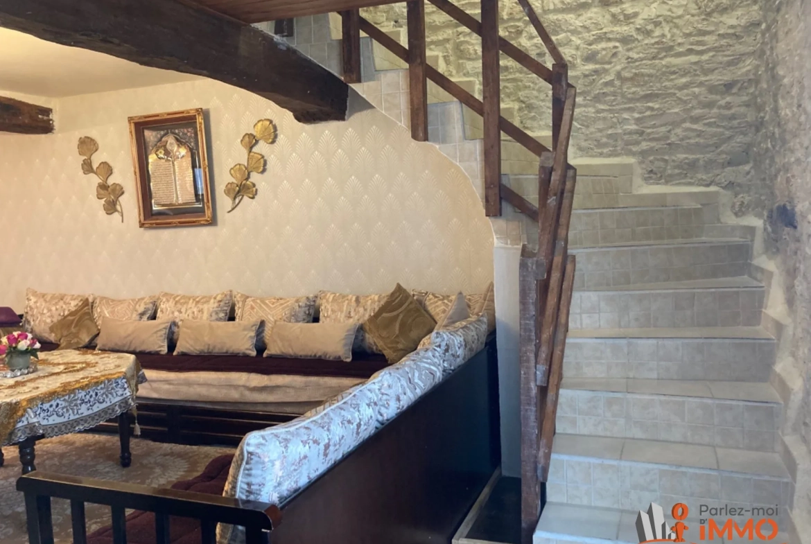 Belle ferme rénovée avec garage et cave à Sougères en Puisaye 