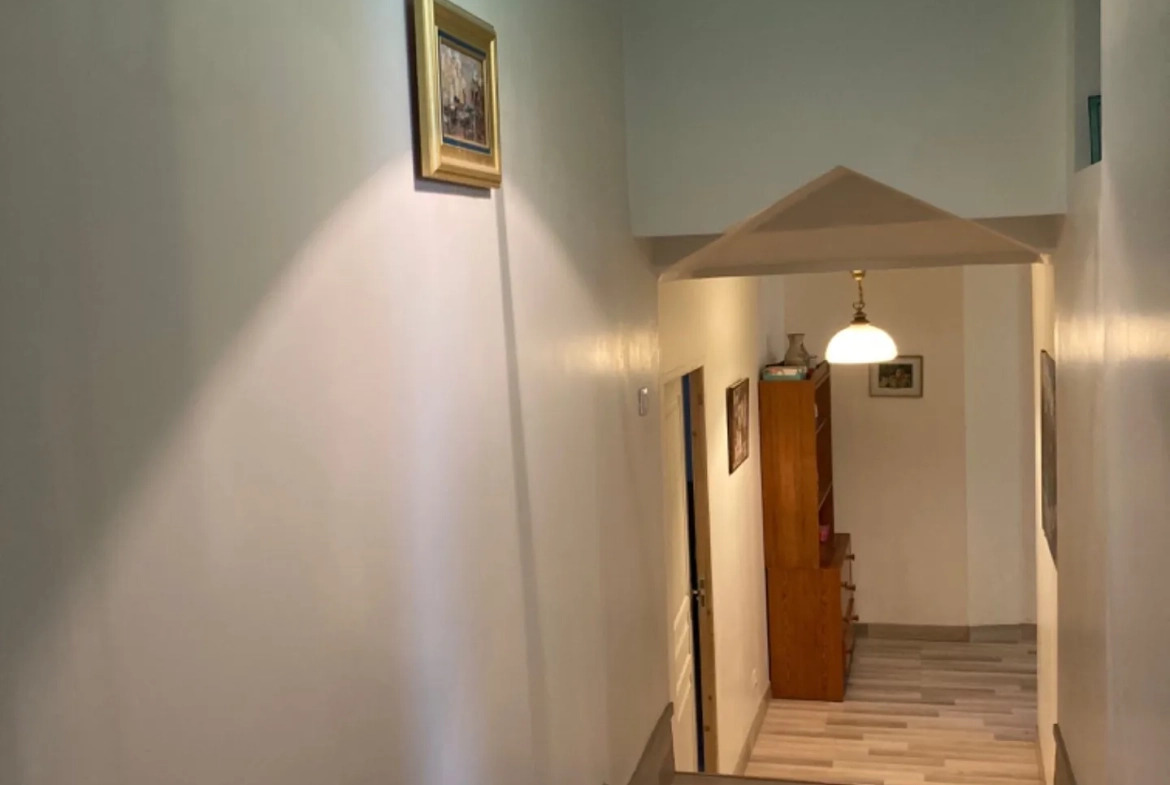 Belle ferme rénovée avec garage et cave à Sougères en Puisaye 