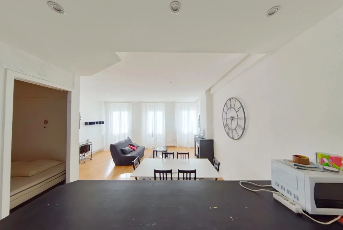 À vendre appartement T2 spacieux et lumineux au centre de Saint-Étienne 