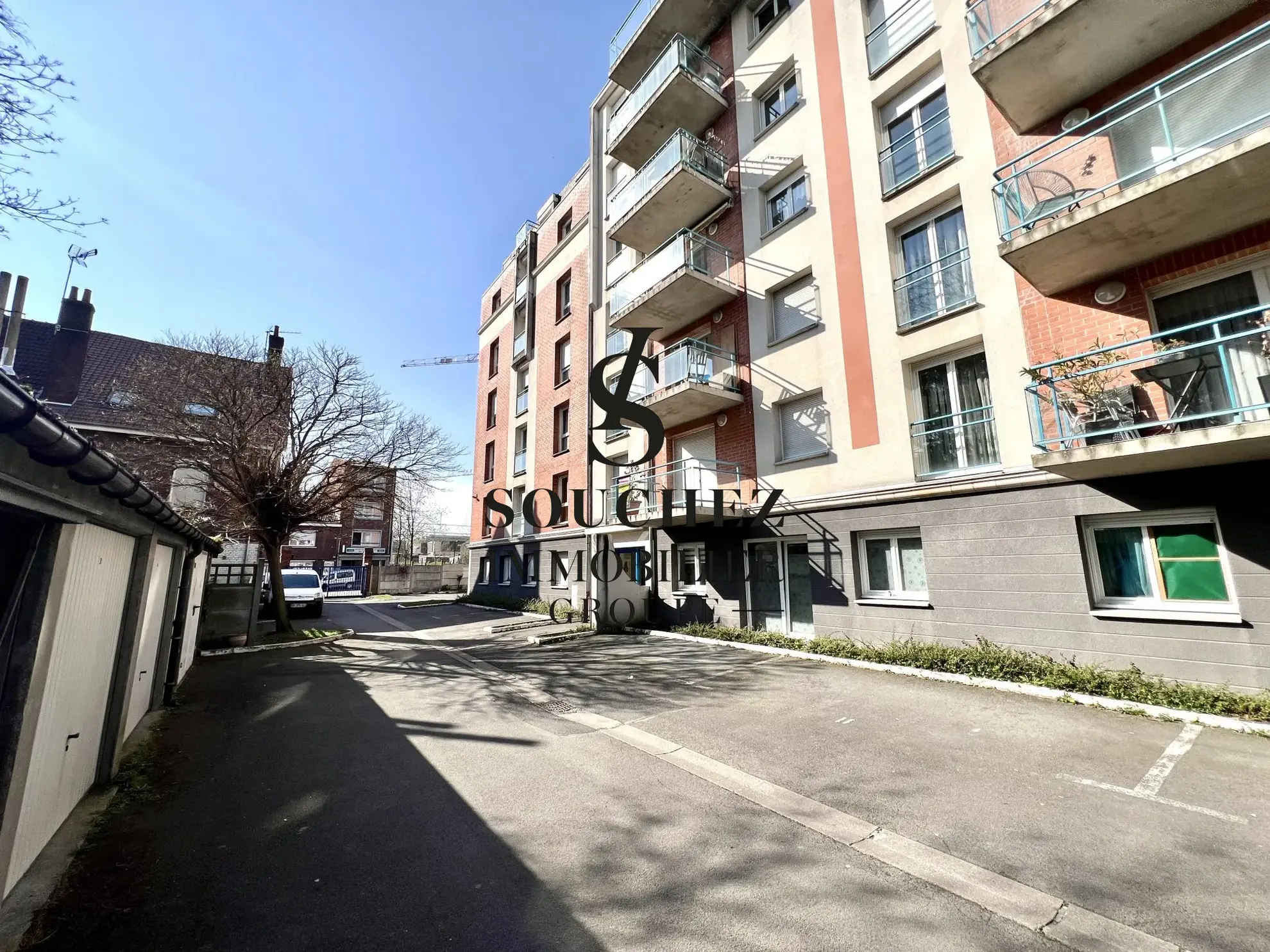 Appartement T2 avec balcon à Lens, résidence sécurisée proche centre-ville 