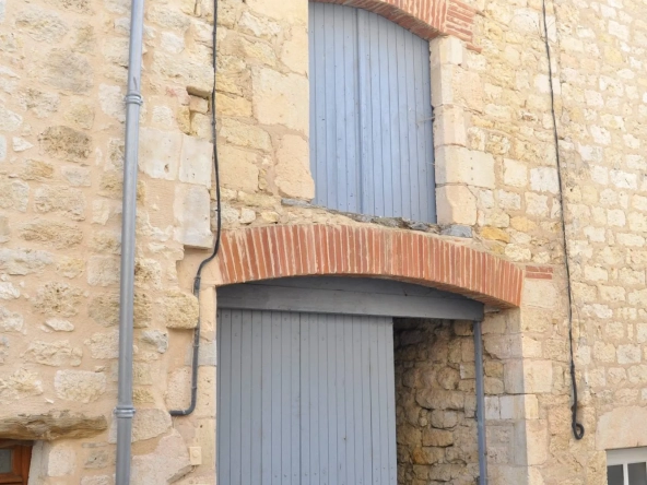Maison à vendre à Cestayrols, bâtisse médiévale avec potentiel de rénovation