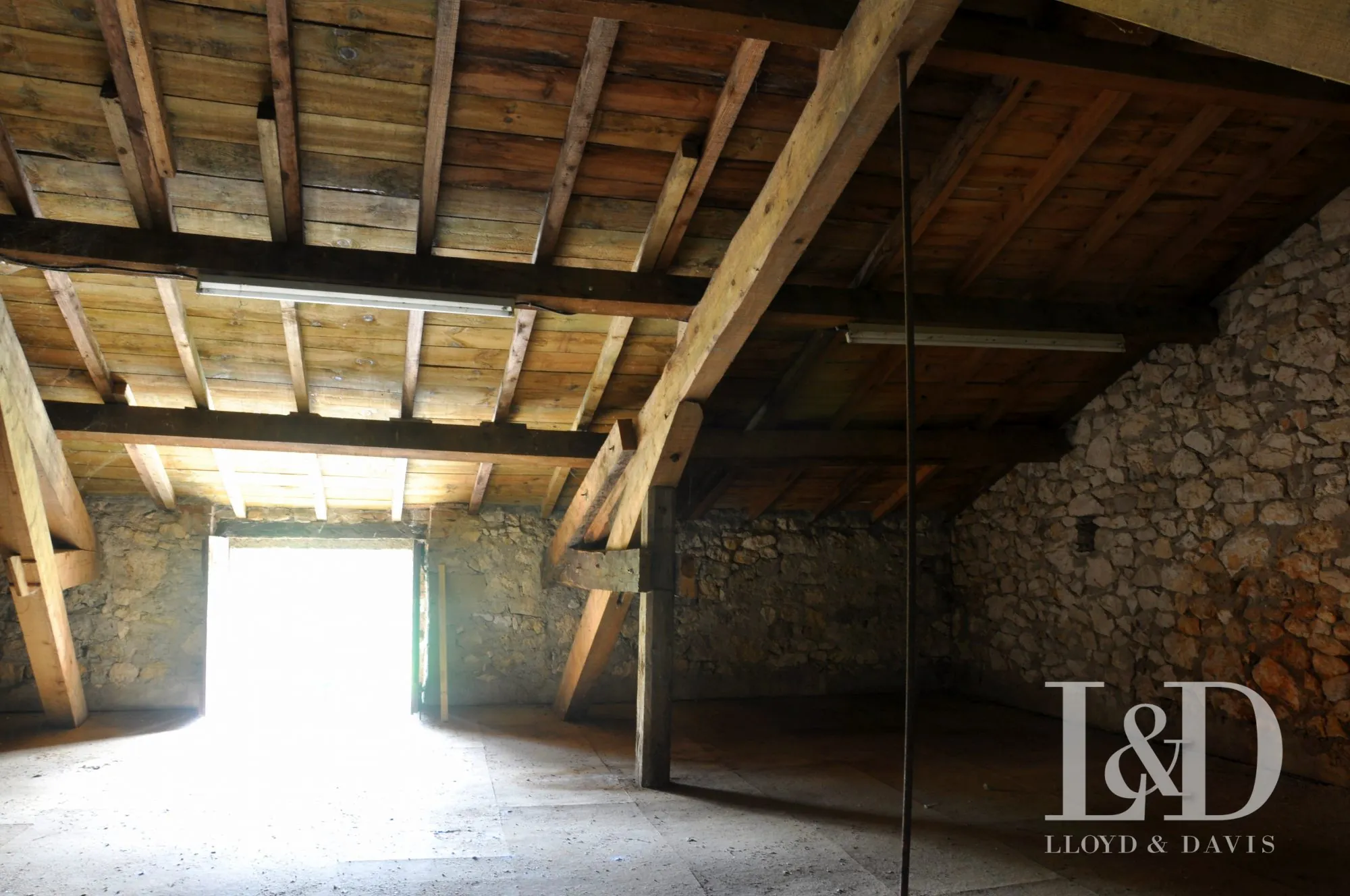 Maison à vendre à Cestayrols, bâtisse médiévale avec potentiel de rénovation 