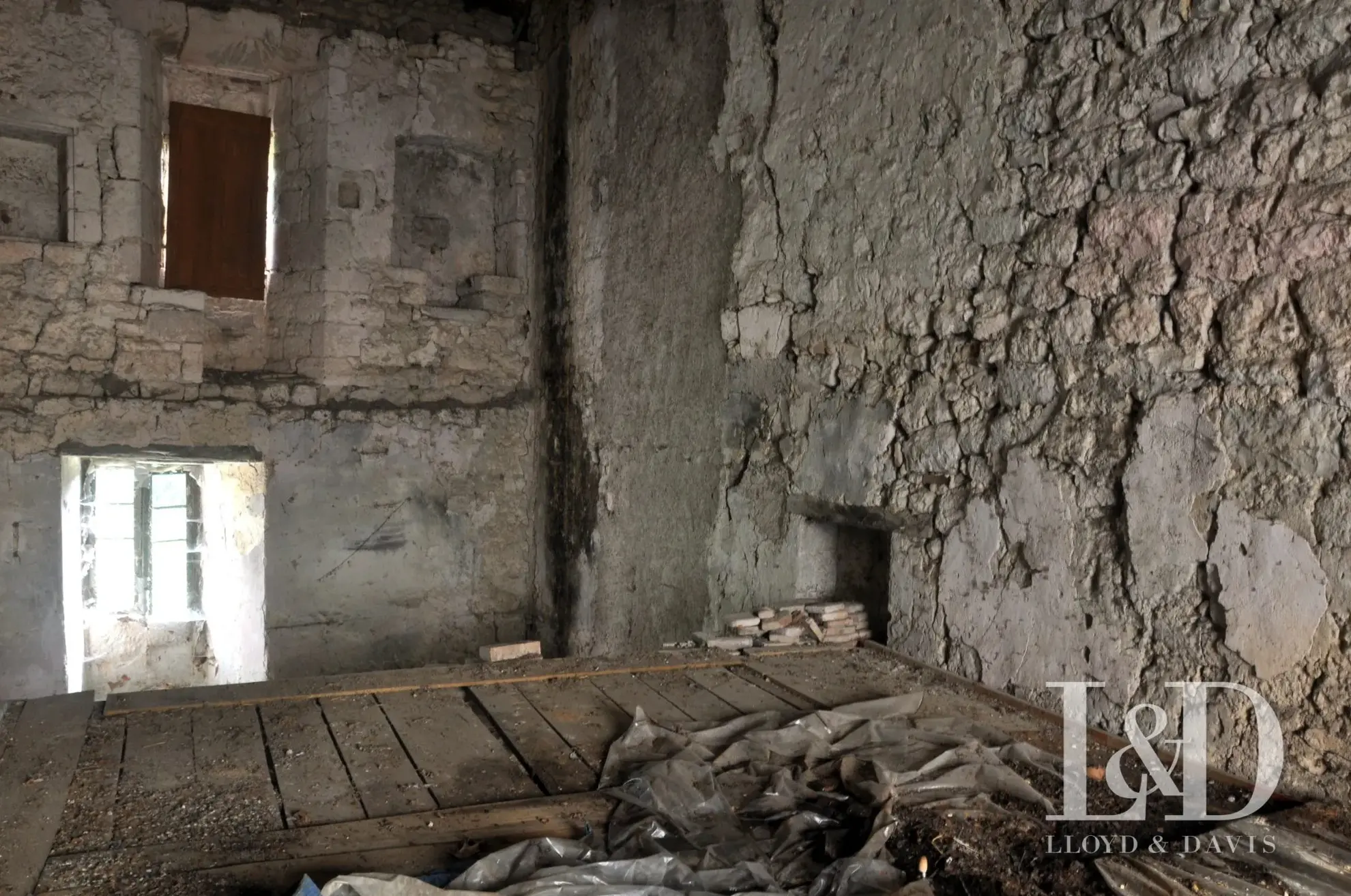 Maison à vendre à Cestayrols, bâtisse médiévale avec potentiel de rénovation 