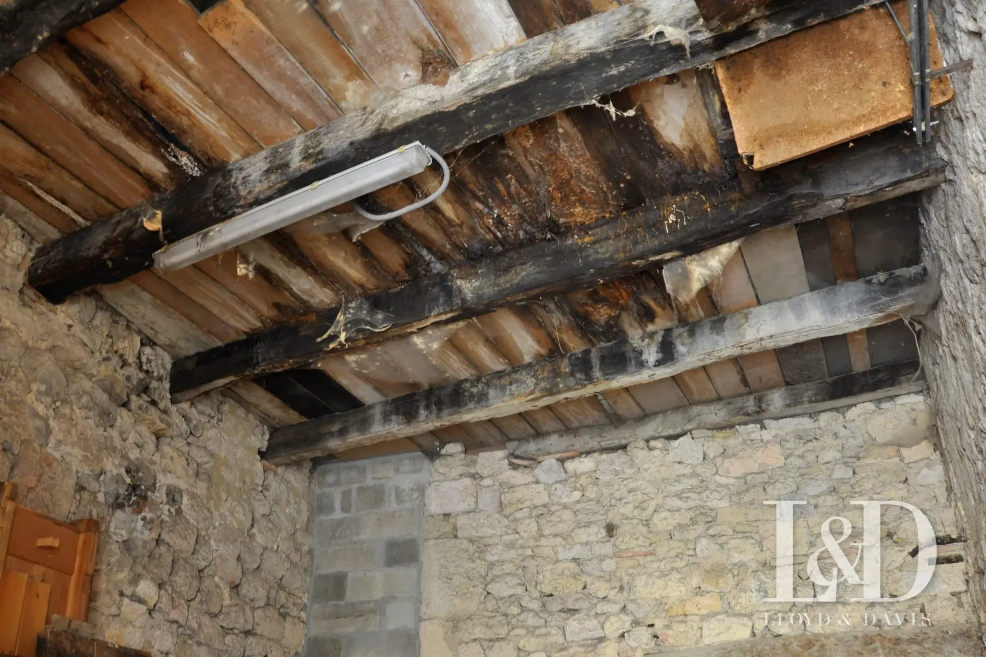 Maison à vendre à Cestayrols, bâtisse médiévale avec potentiel de rénovation 