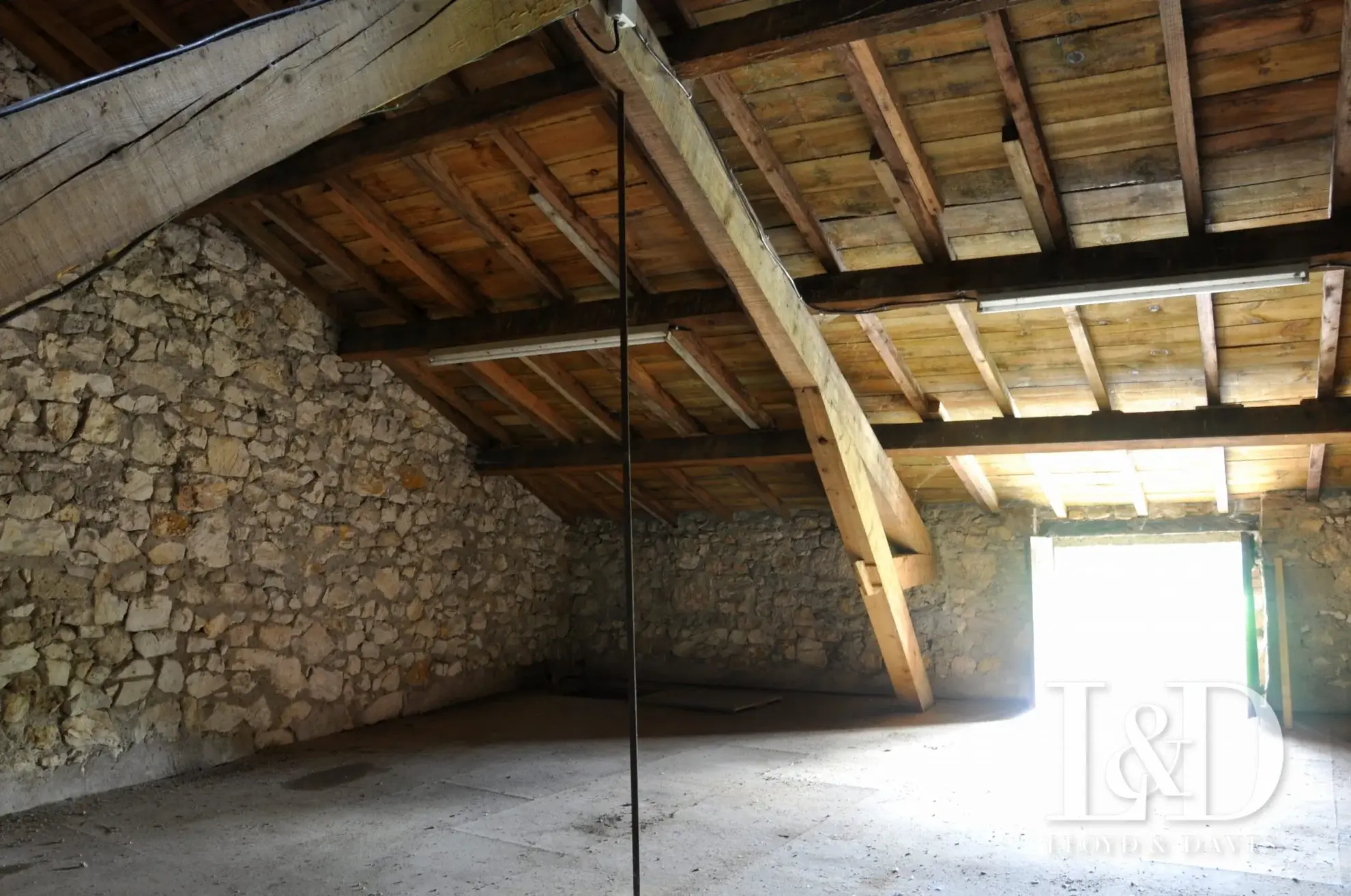 Maison à vendre à Cestayrols, bâtisse médiévale avec potentiel de rénovation 