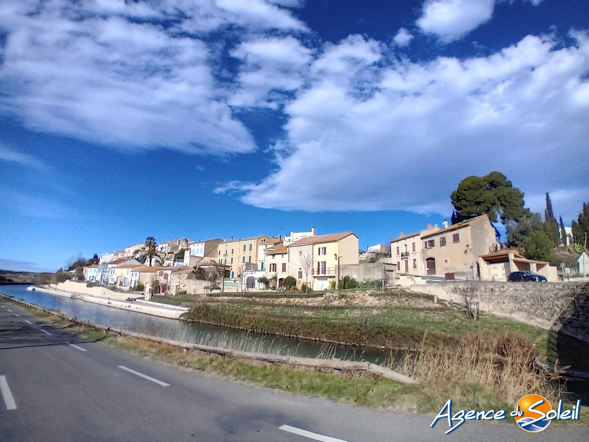 Terrain arboré non constructible à Paraza avec permis pour box, opportunité rare 