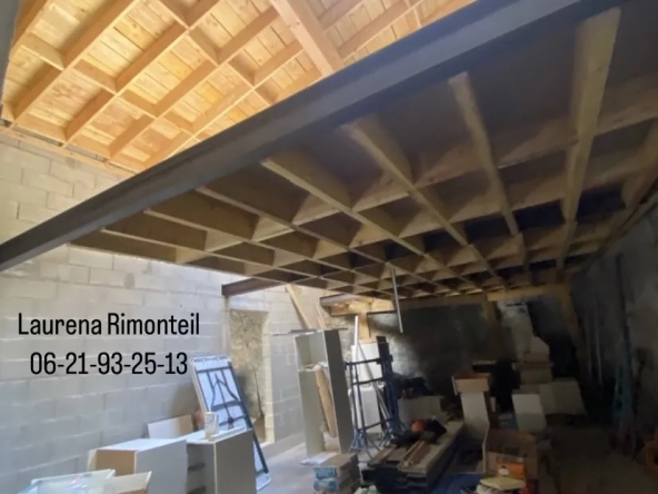 À vendre garage de 65 m² avec mezzanine au centre-ville de La Réole