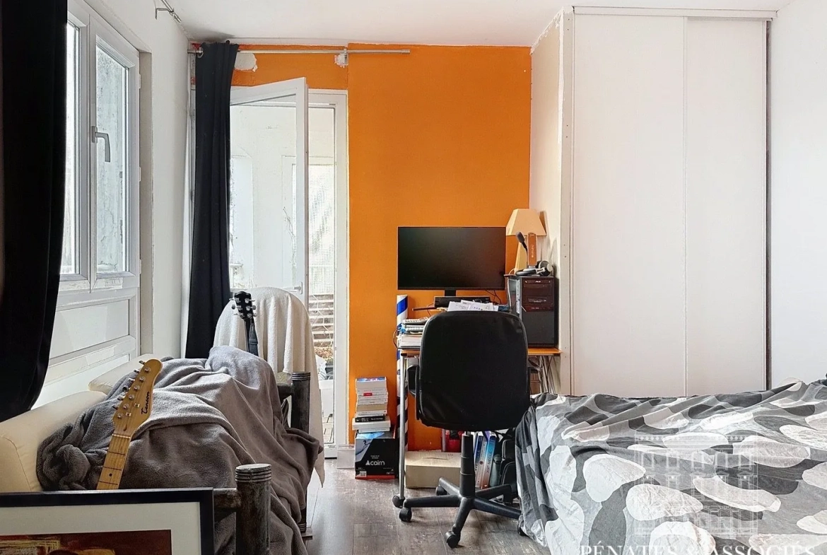 Appartement T5 de 83 m² à Mont-Saint-Aignan avec Balcons, Cave et Parking 