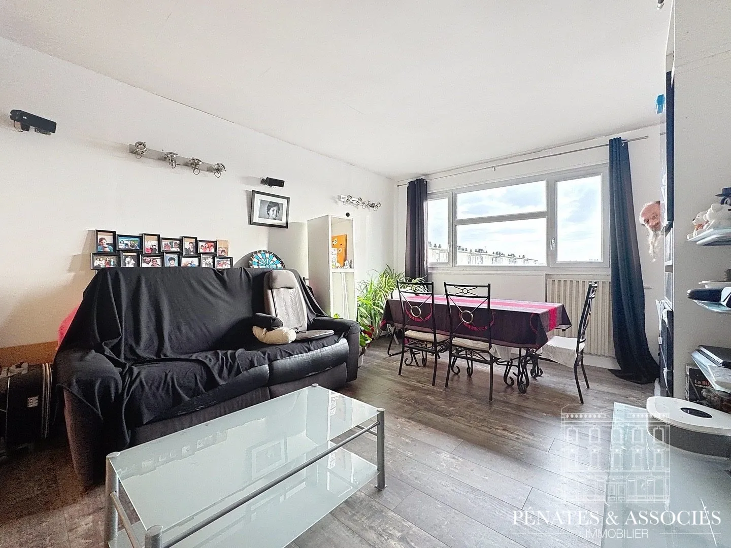 Appartement T5 de 83 m² à Mont-Saint-Aignan avec Balcons, Cave et Parking 