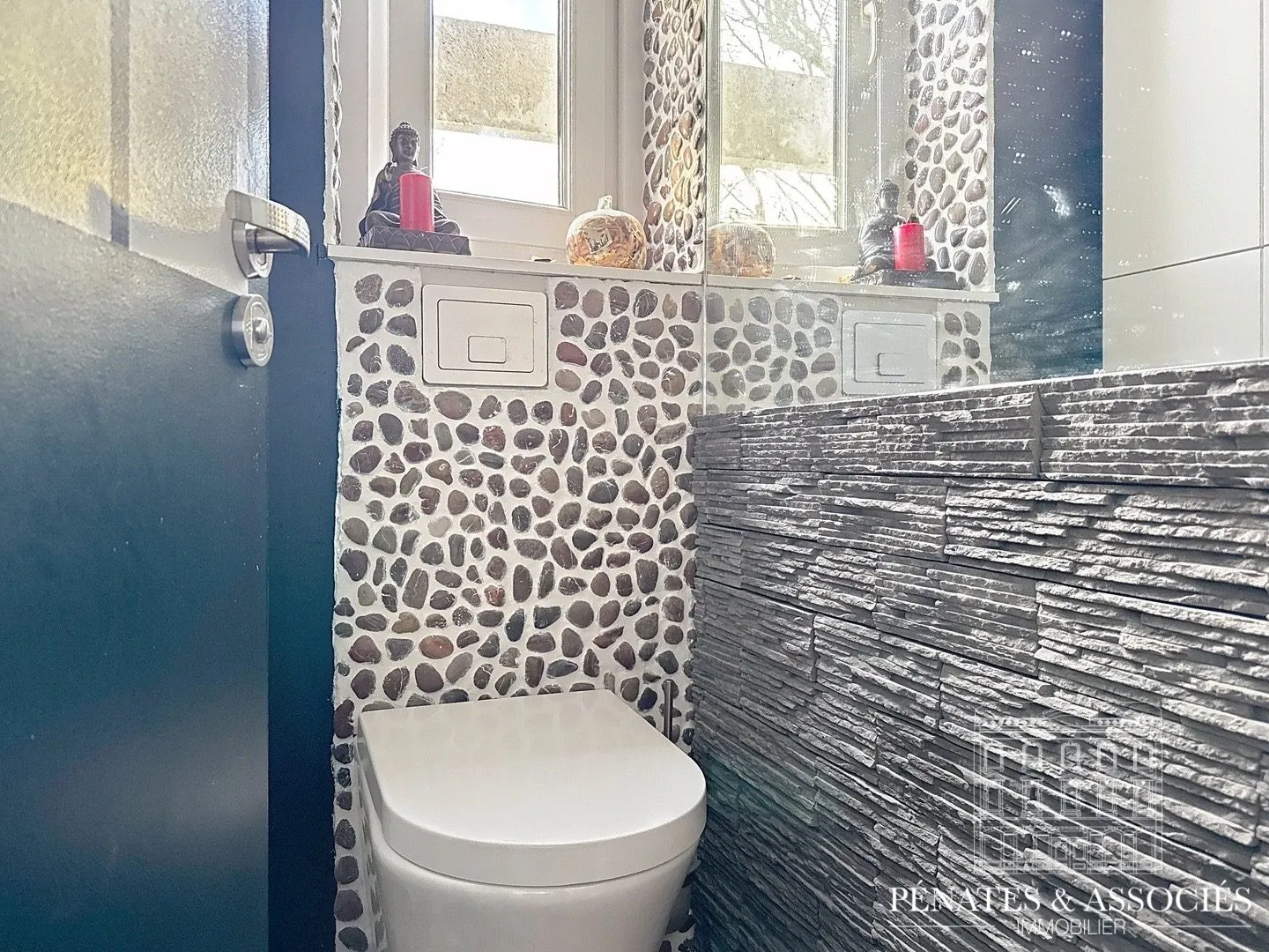 Appartement T5 de 83 m² à Mont-Saint-Aignan avec Balcons, Cave et Parking 