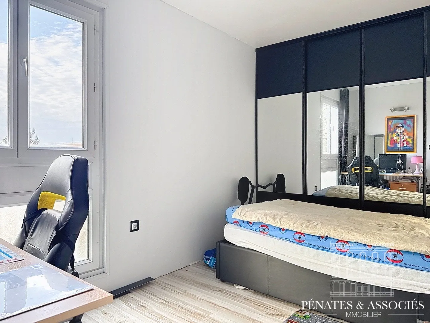Appartement T5 de 83 m² à Mont-Saint-Aignan avec Balcons, Cave et Parking 