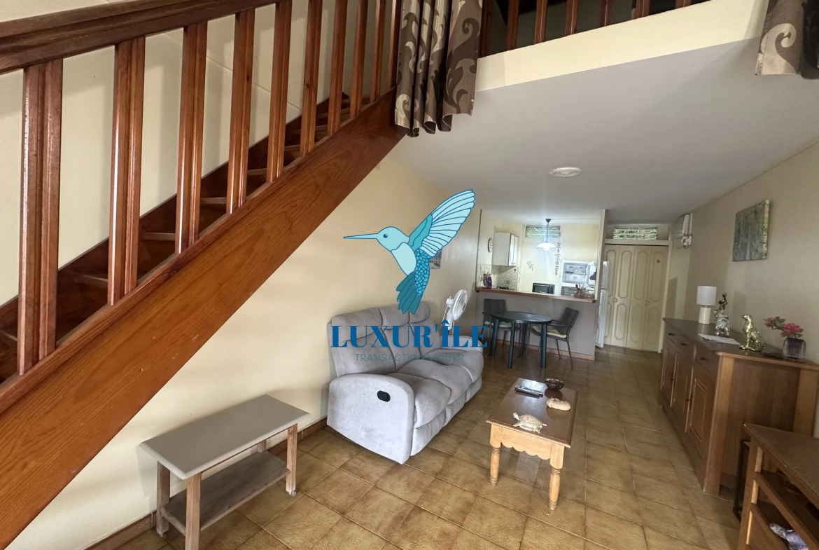 Appartement duplex à vendre à Le Gosier, secteur Bas-du-Fort, avec piscine et investissement idéal 